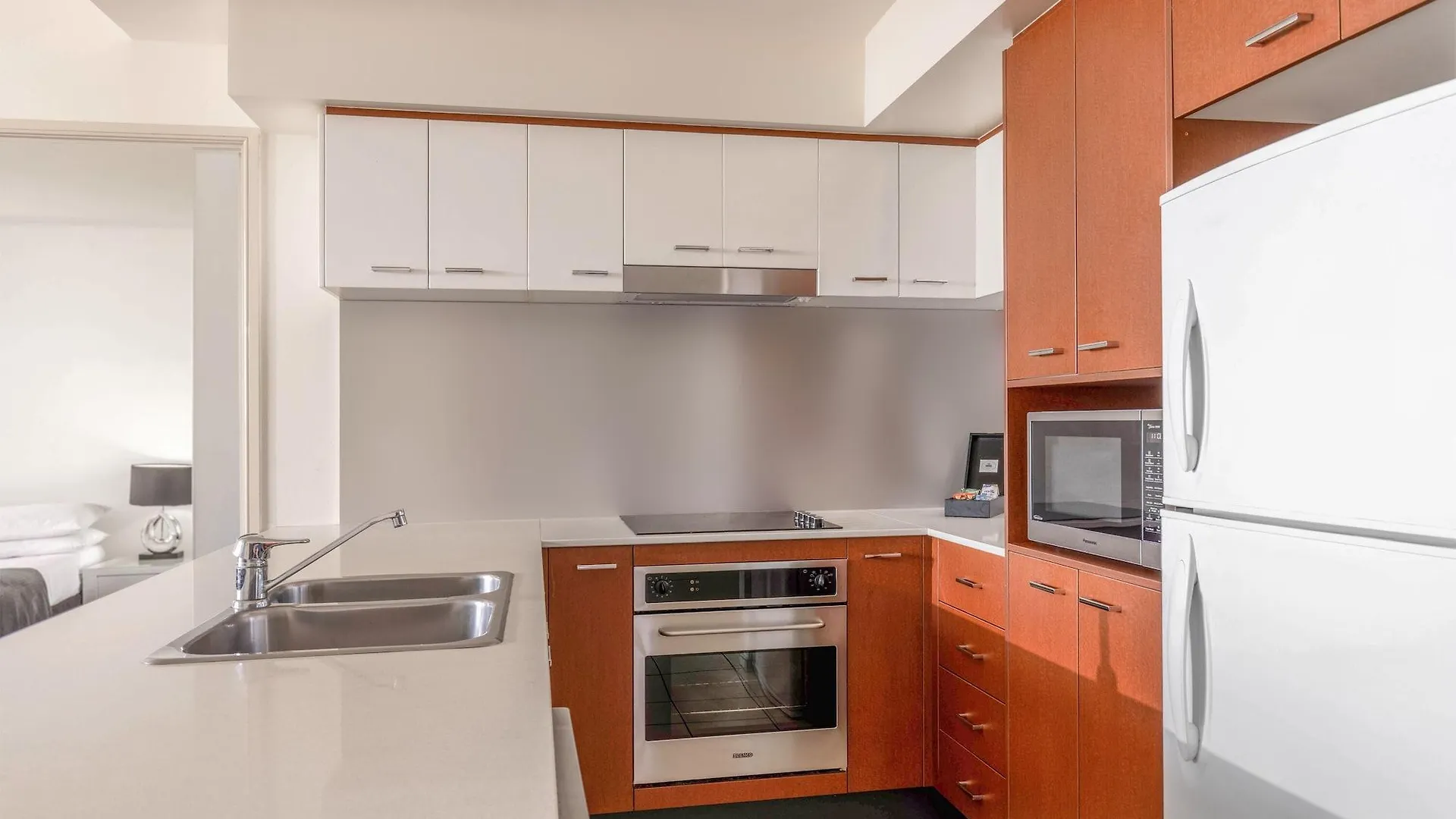 ***  Mantra Towers Of Chevron Aparthotel Surfers Paradise Australia