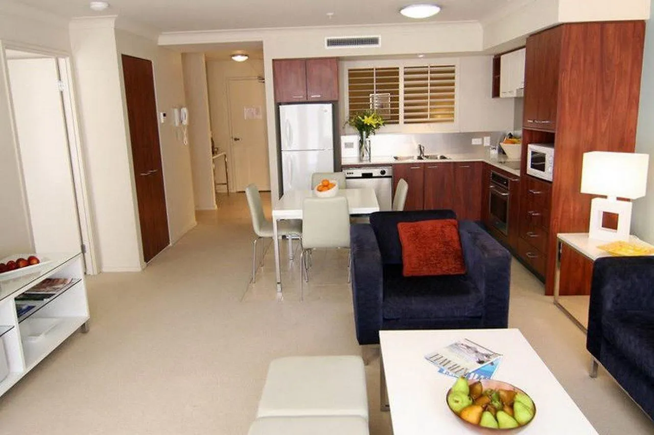 ***  Mantra Towers Of Chevron Aparthotel Surfers Paradise Australia