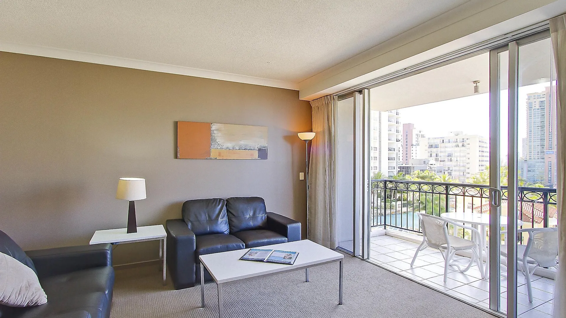 Aparthotel Mantra Towers Of Chevron Surfers Paradise 3*,  Australia
