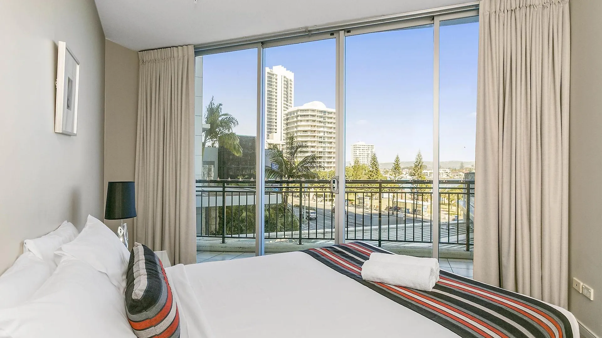 Aparthotel Mantra Towers Of Chevron Surfers Paradise Australia
