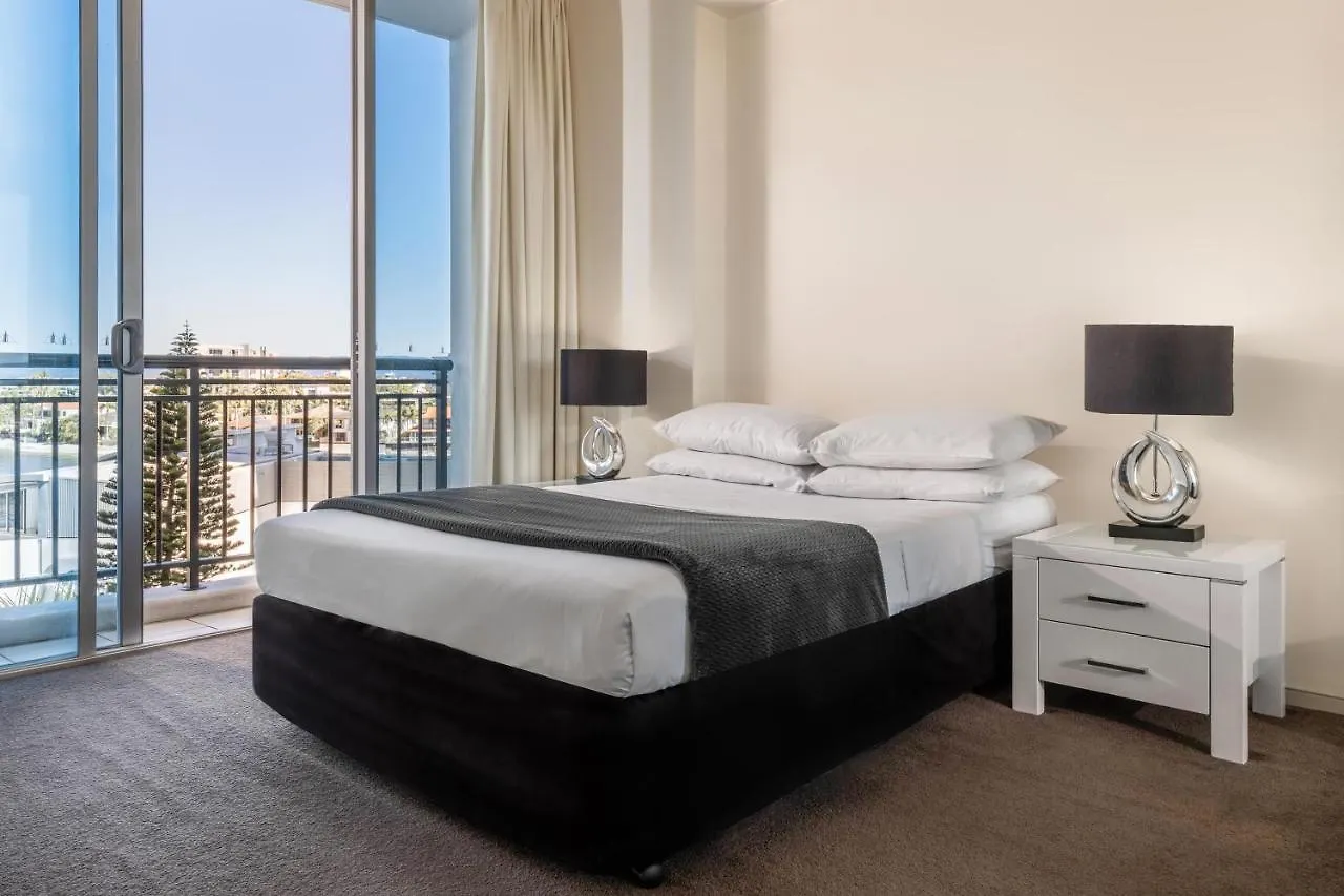 ***  Aparthotel Mantra Towers Of Chevron Surfers Paradise Australia