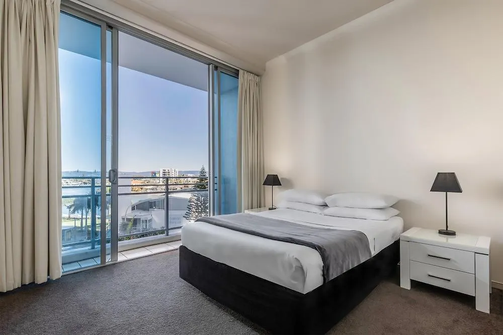 Aparthotel Mantra Towers Of Chevron Surfers Paradise 3*,
