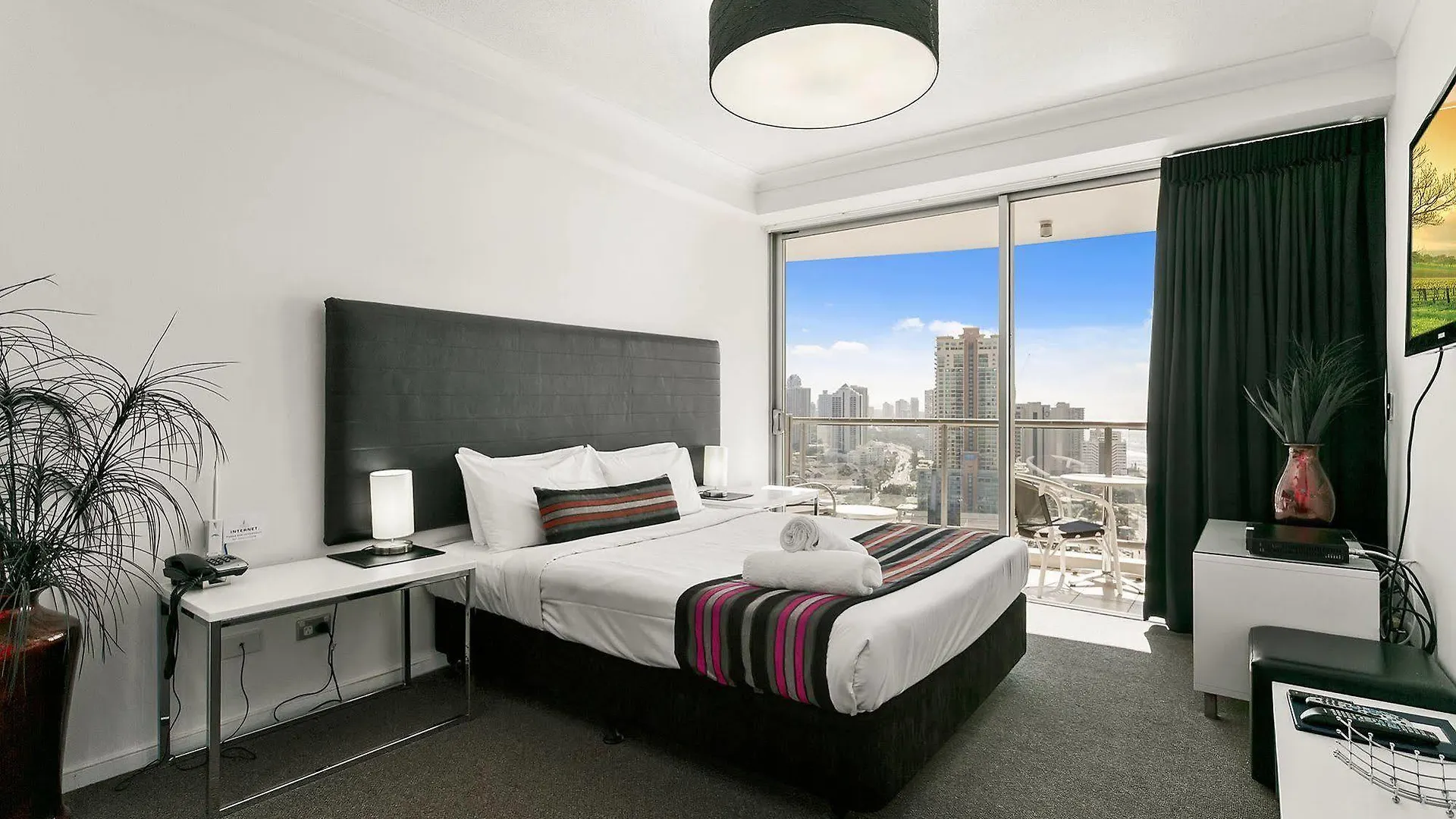 Aparthotel Mantra Towers Of Chevron Surfers Paradise